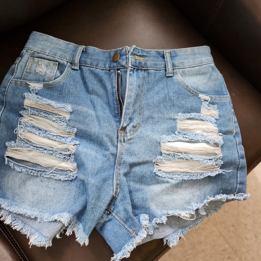 Distressed mini high-rise shorts (New)